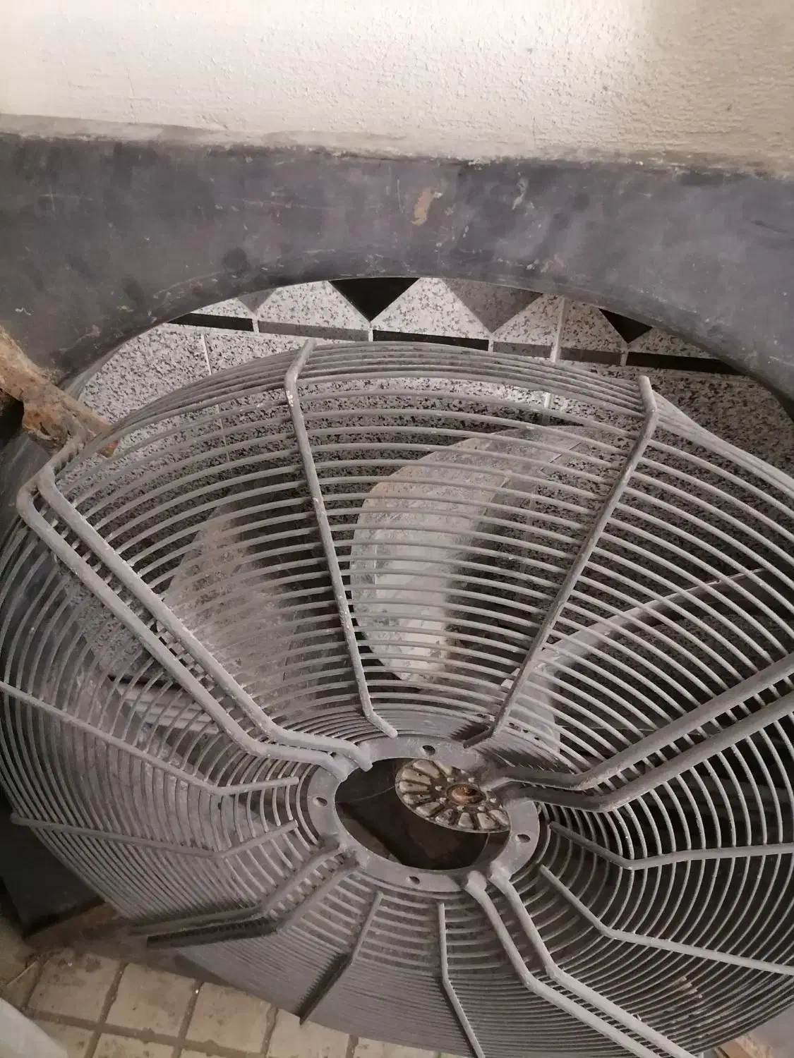 فن هواکش|پنکه و تصفیه‌کنندهٔ هوا|نیشابور, شهرک ولیعصر|دیوار