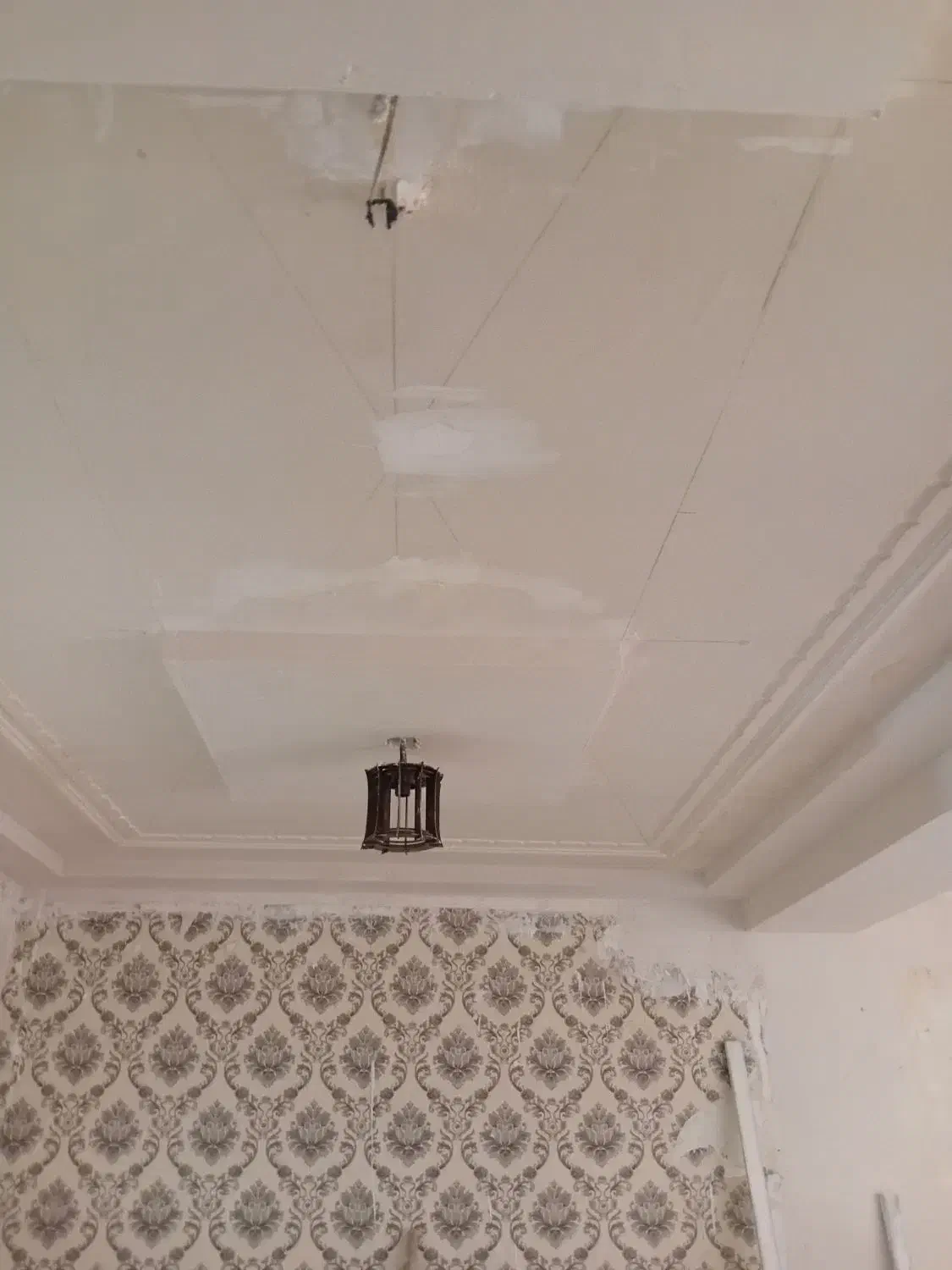 گچ کاری و لکه گیری انجام میشود|خدمات پیشه و مهارت|کرمان, |دیوار