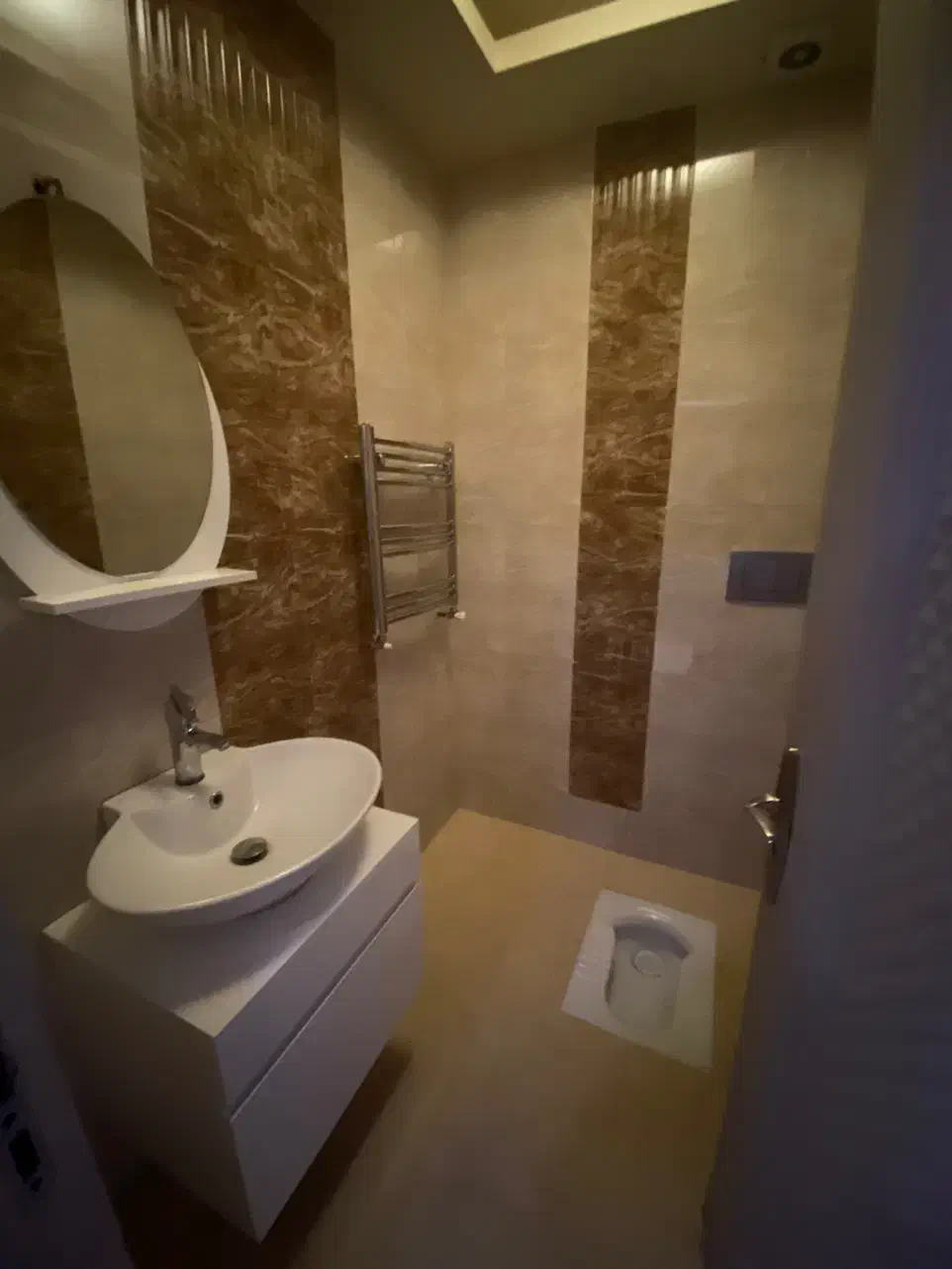 میدان قبا۱۱۳متر۲خواب سالن بزرگ لوکیشن تاپ