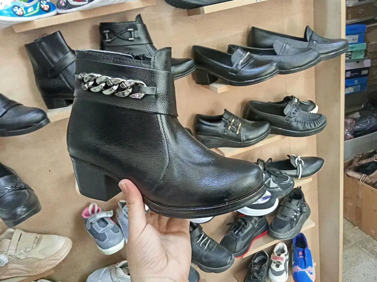 نیم بوت رسید|کیف، کفش، کمربند|ایلام, |دیوار