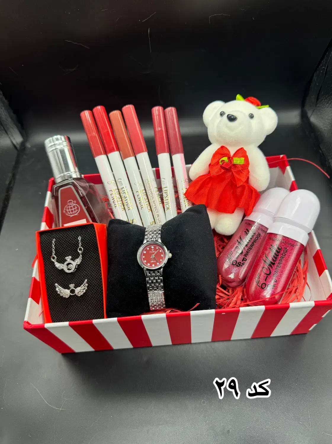 پک هدیه|بدلیجات|شیراز, قدوسی شرقی|دیوار