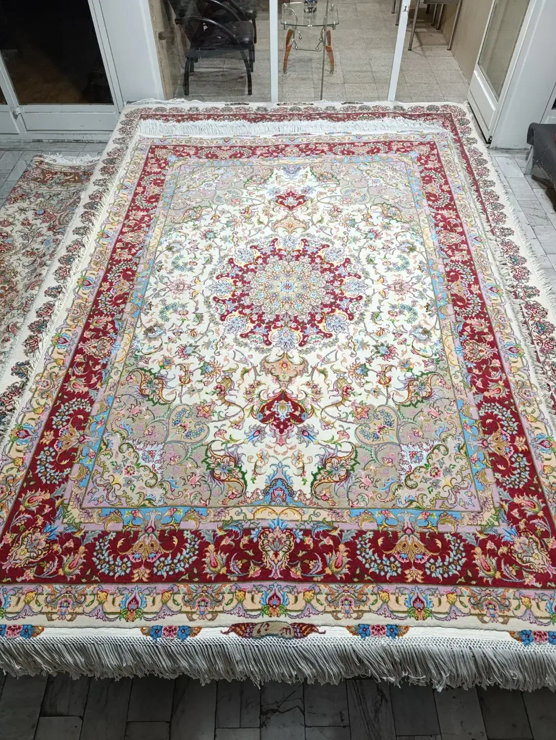 فرش تک ۶ متری عُلیا                  ۴۰‌رج، ابریشم|فرش|تبریز, |دیوار