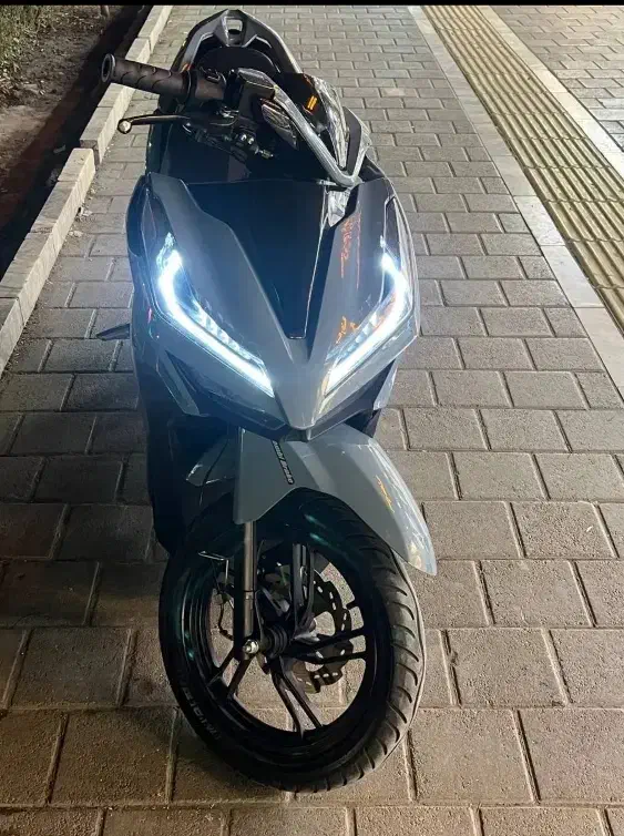 کلیک مدل 1400|موتورسیکلت|قائن, |دیوار