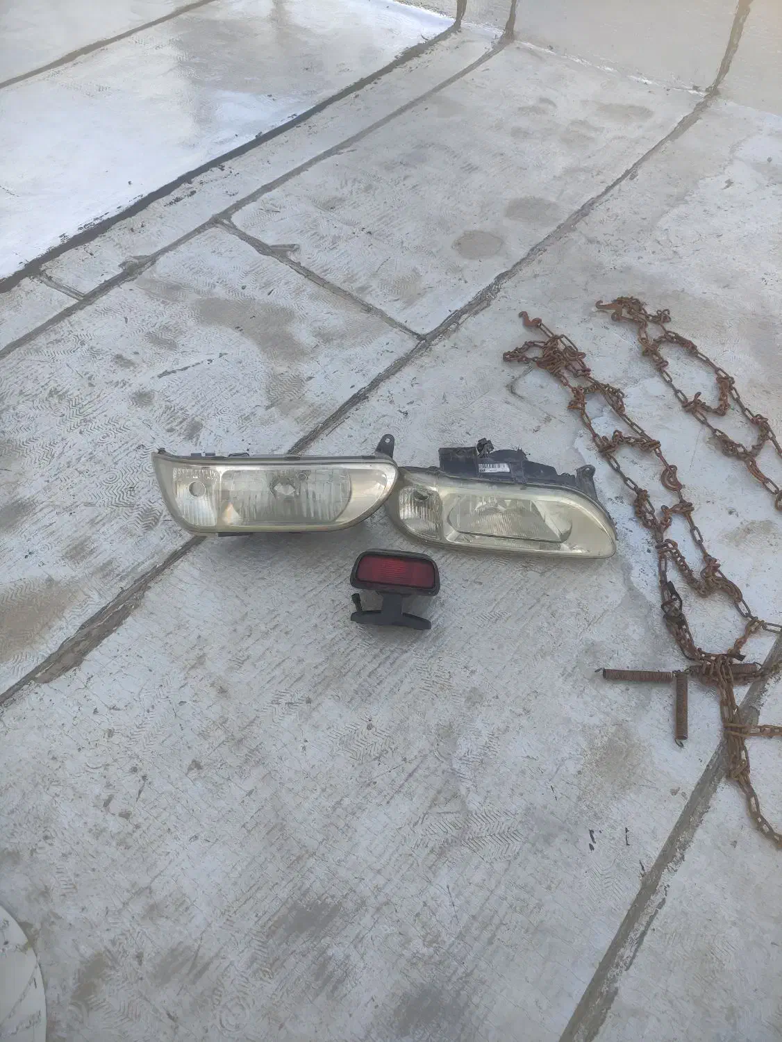 زنجیرچرخ و چراغ پراید|قطعات یدکی و لوازم جانبی|کرمانشاه, |دیوار