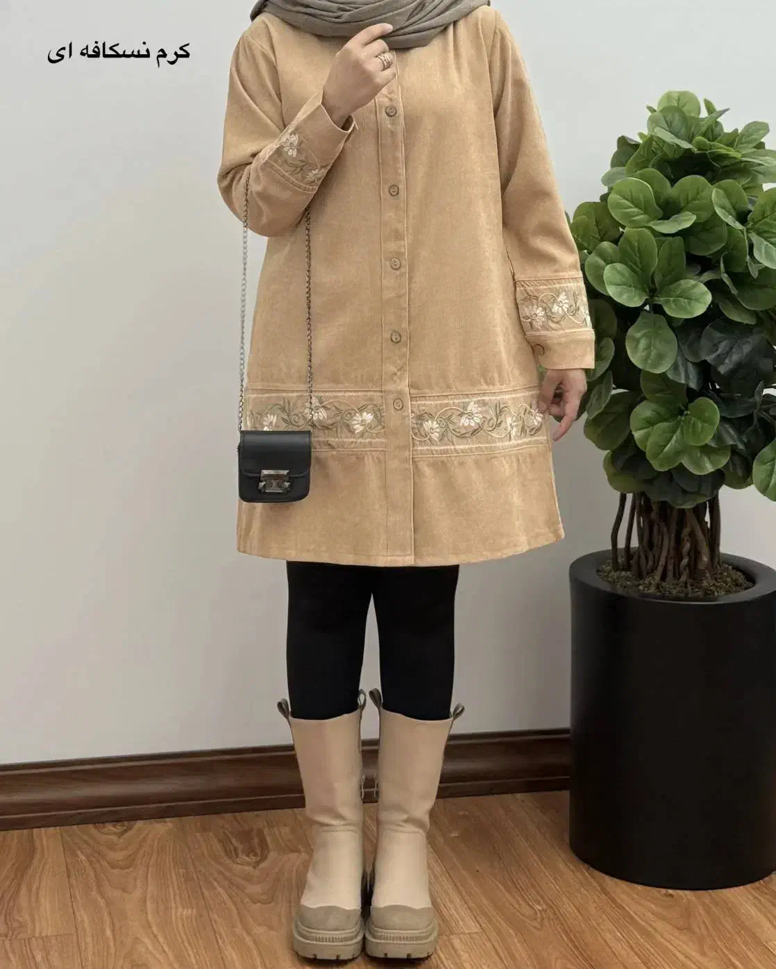 مانتو گلرخ|لباس|تهران, درب دوم|دیوار