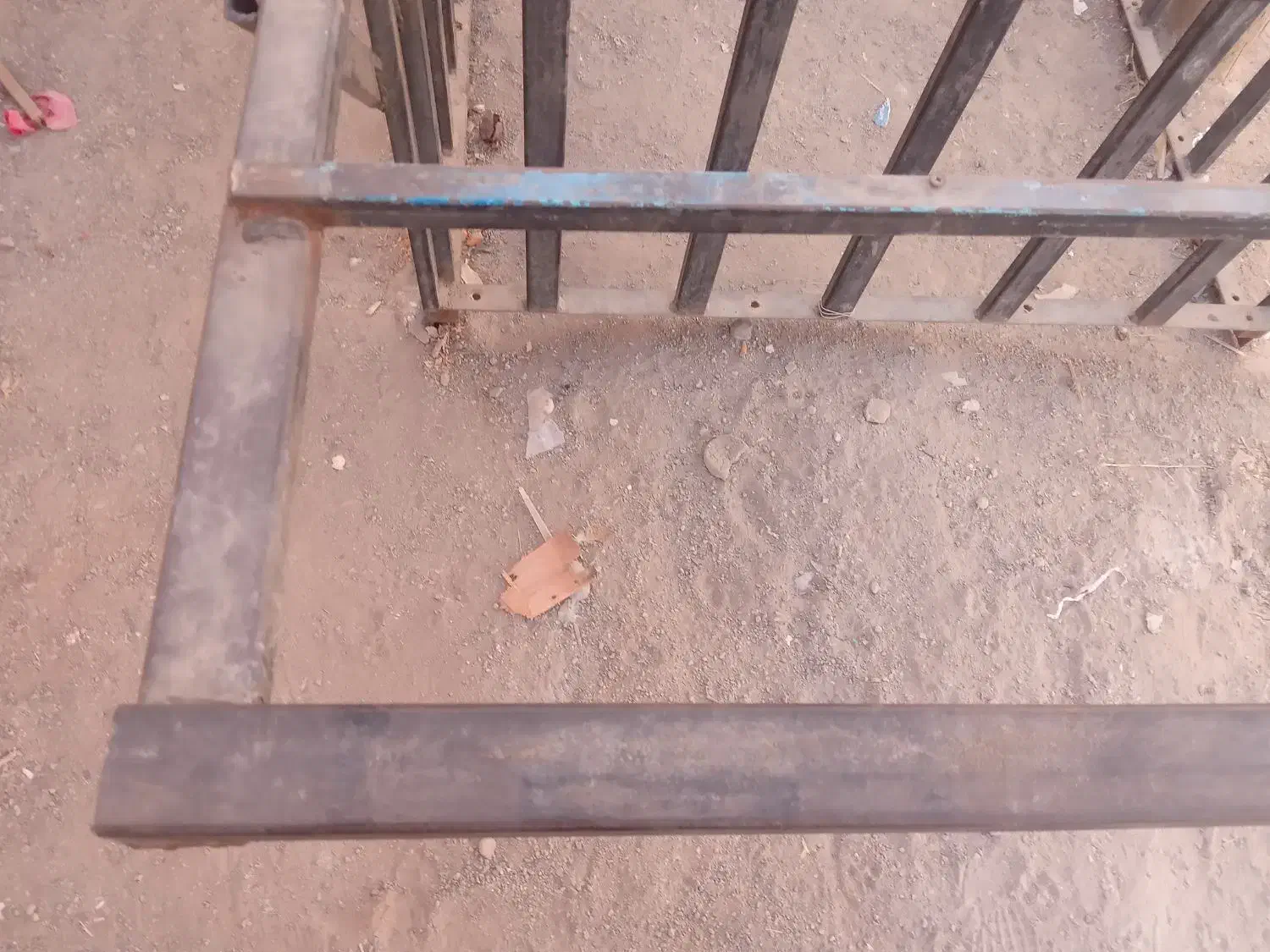 باربندسه چرخه محکم باپیچ ومهره|قطعات یدکی و لوازم جانبی|کاشان, فین بزرگ|دیوار