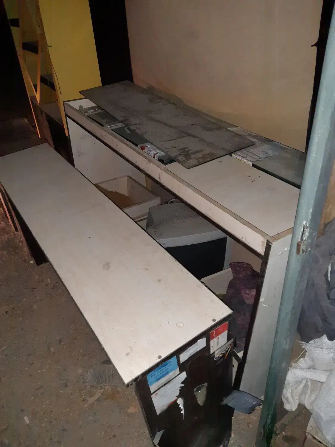 ویترین ام دی اف مغازه ای|فروشگاه و مغازه|کاشان, کارگر|دیوار