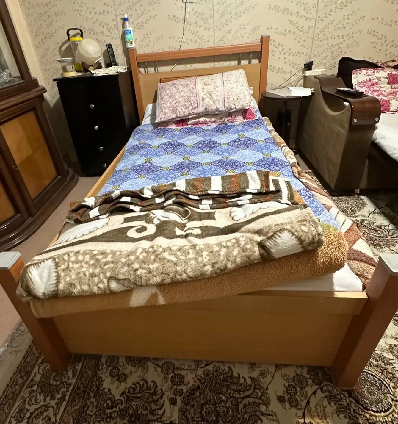 تخت چوبی یک نفره|تخت و سرویس خواب|تهران, جنت‌آباد مرکزی|دیوار