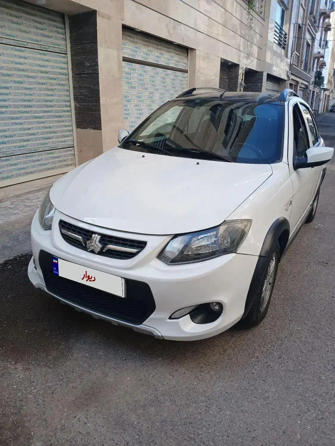 کویئک ۱۴۰۱ R سقف مشکی|خودرو سواری و وانت|رشت, سلیمانداراب|دیوار