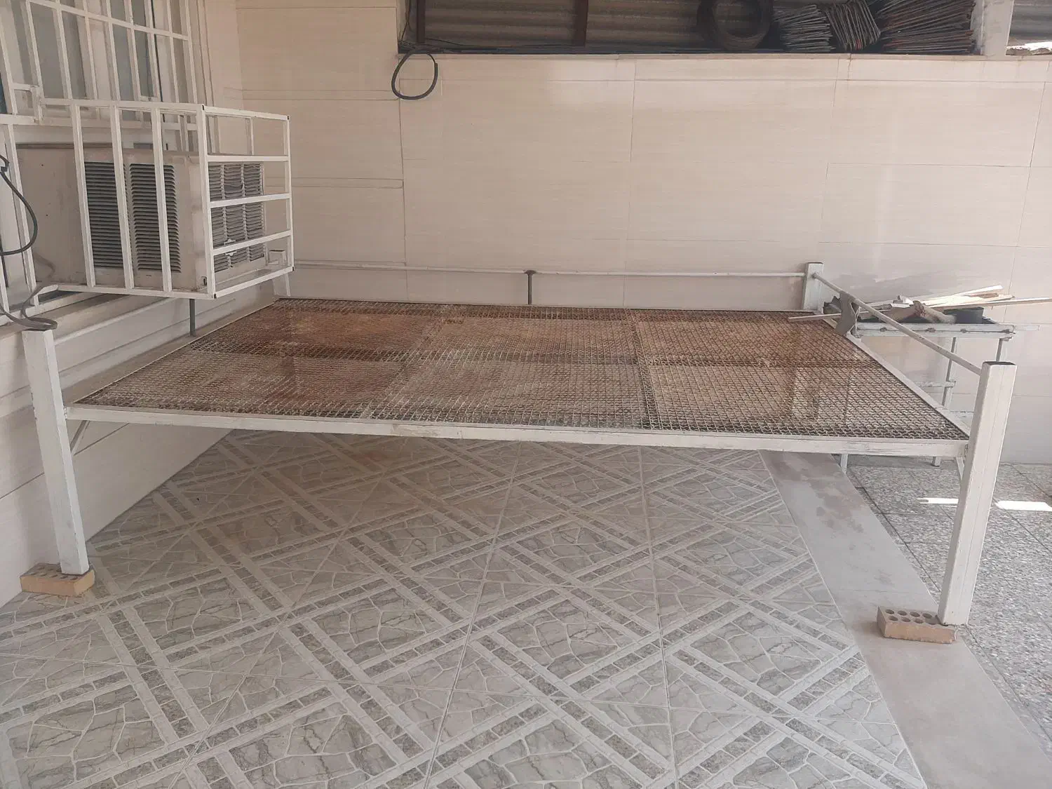 تخت آهنی|تخت و سرویس خواب|دهلران, |دیوار