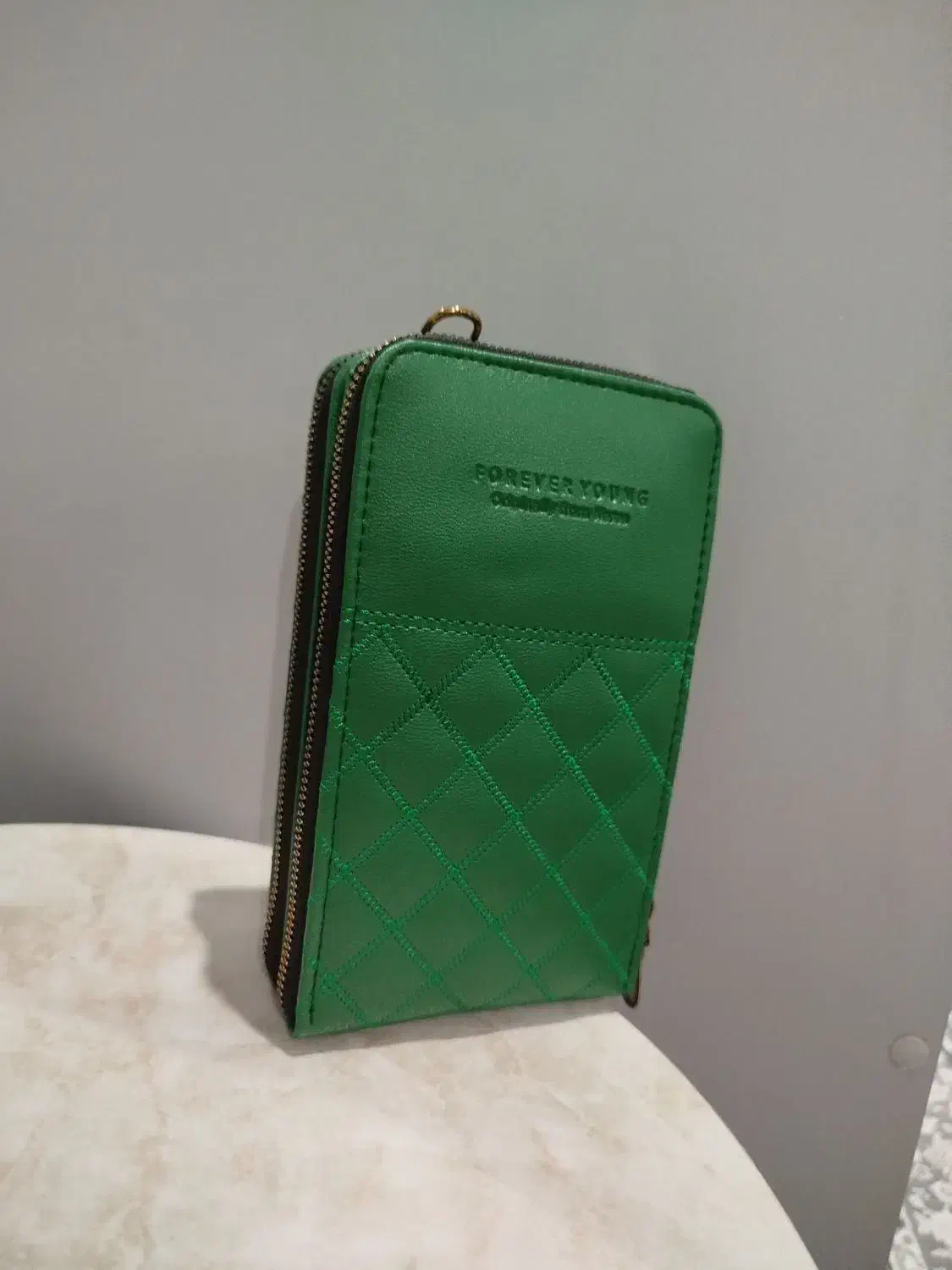 کیف|کیف، کفش، کمربند|الوند, |دیوار