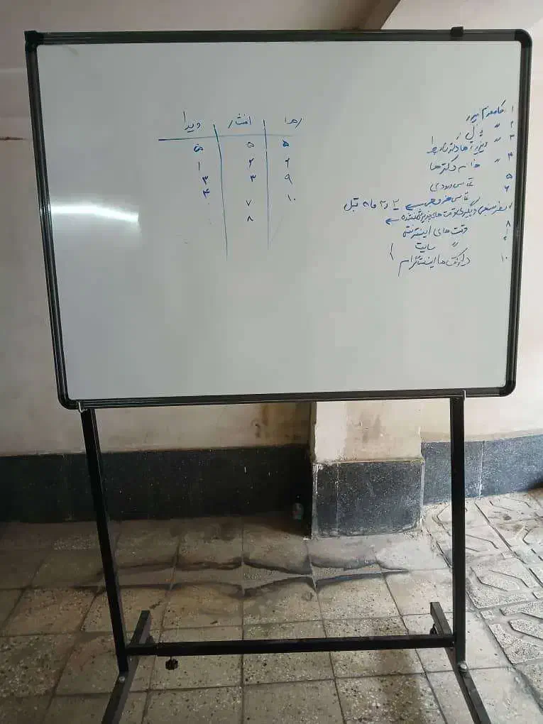 تخت فیشیال همراه با دو صندلی کنار تخت و تخته|آرایشگاه و سالنهای زیبایی|ری, دولتآباد|دیوار