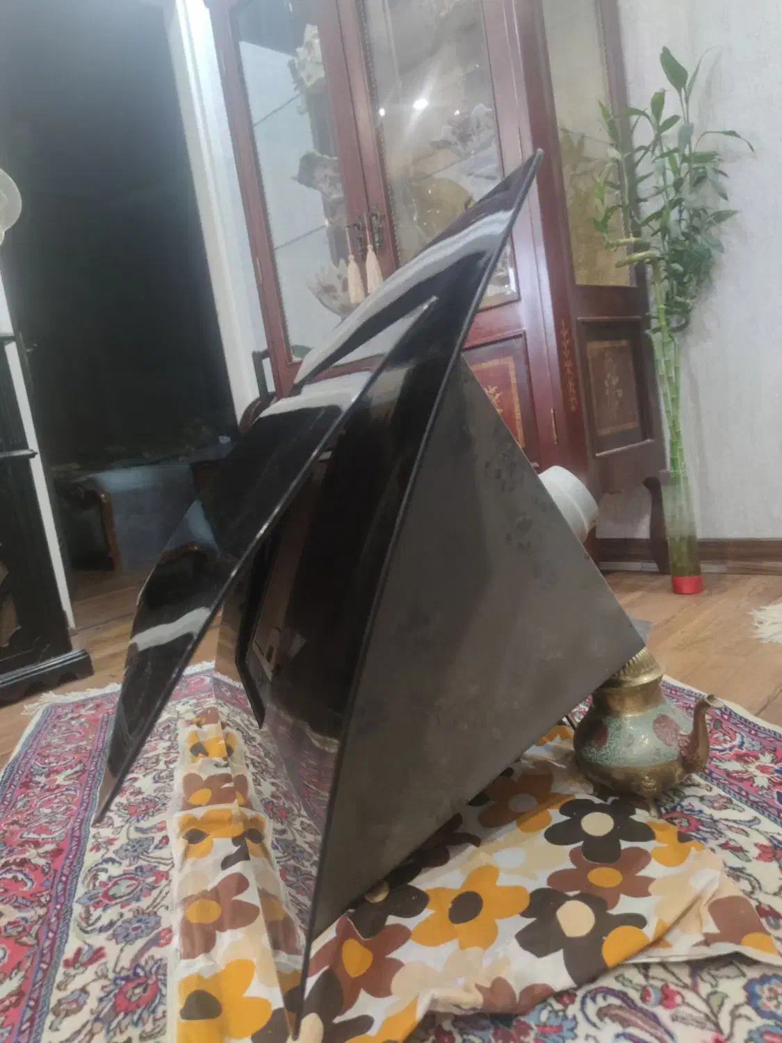 هود کن|هود|اراک, |دیوار