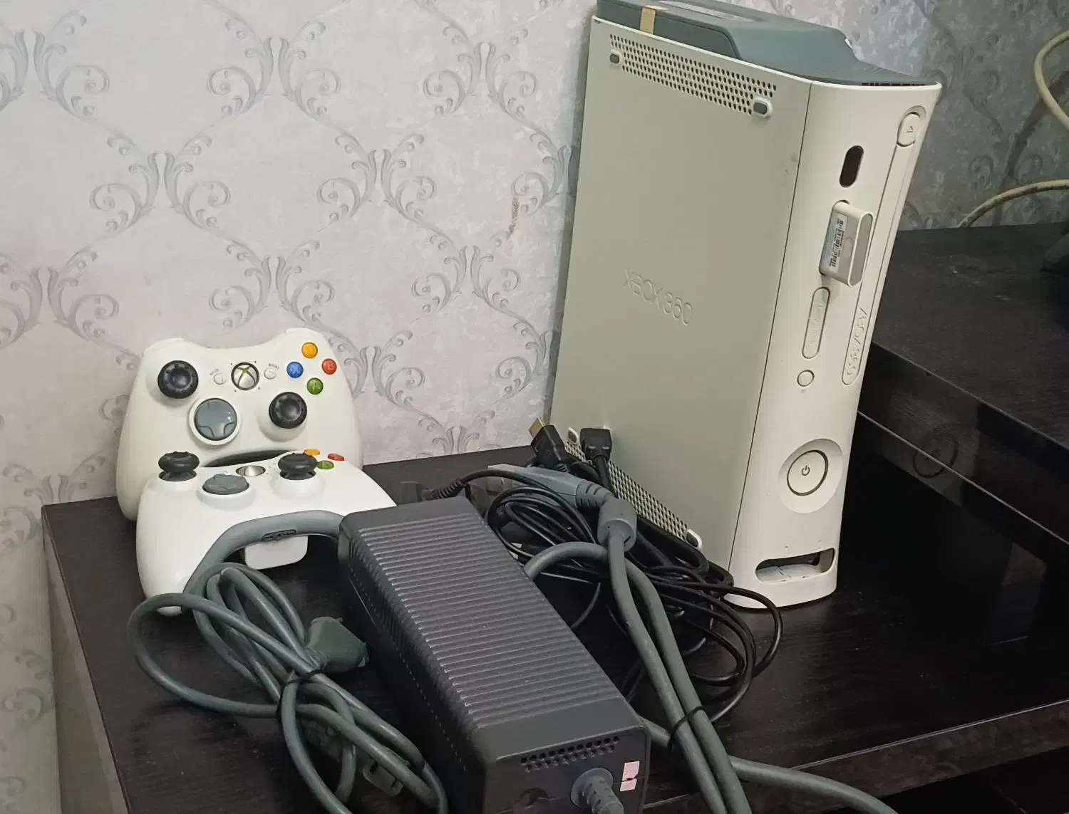 XBOX360 درحد نو ۲دسته|کنسول، بازی ویدئویی و آنلاین|قزوین, |دیوار