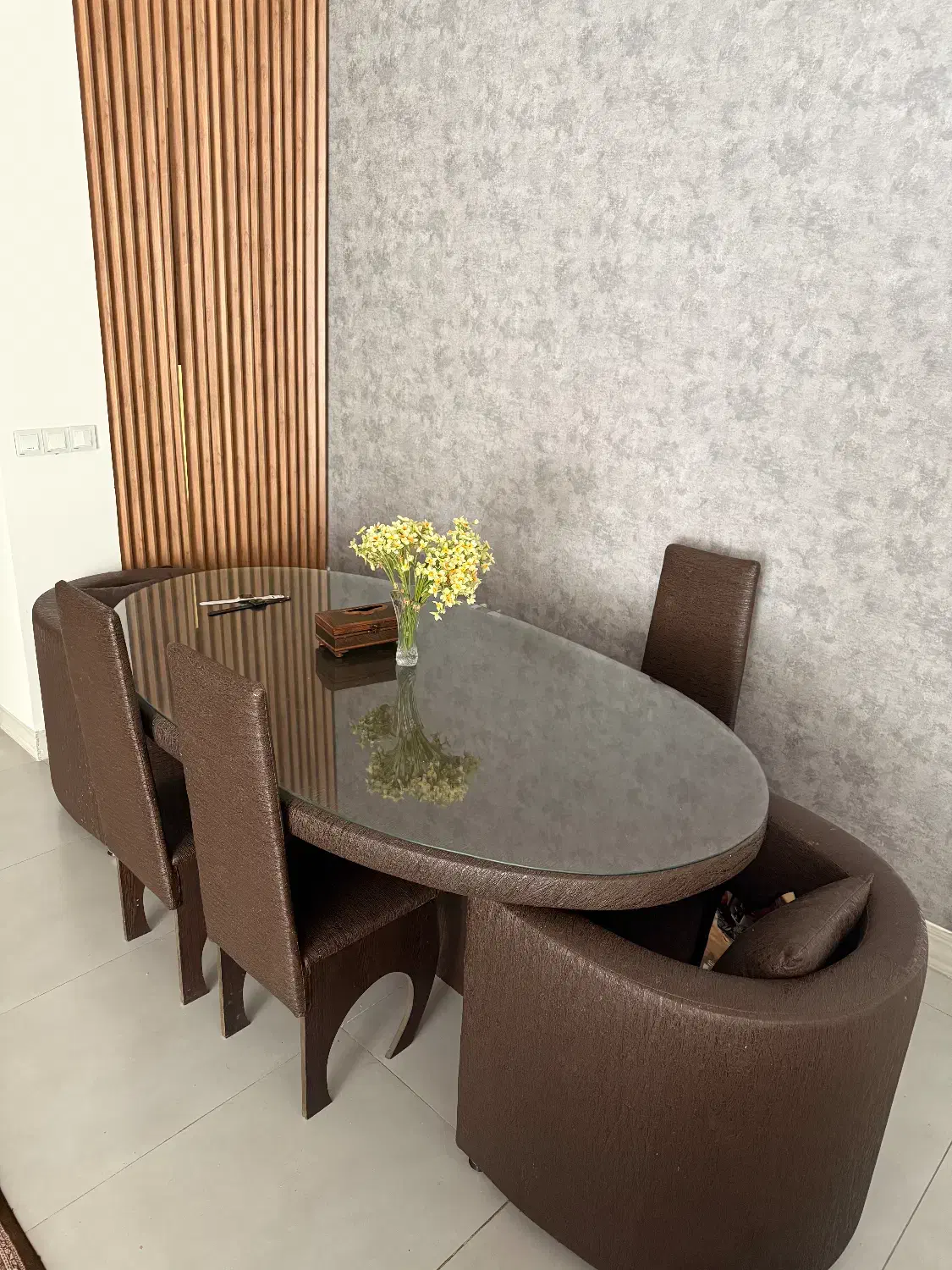 میز ناهارخوری هشت نفر سه صندلی دو مبلی و یک نیمکت|میز و صندلی غذاخوری|داراب, |دیوار