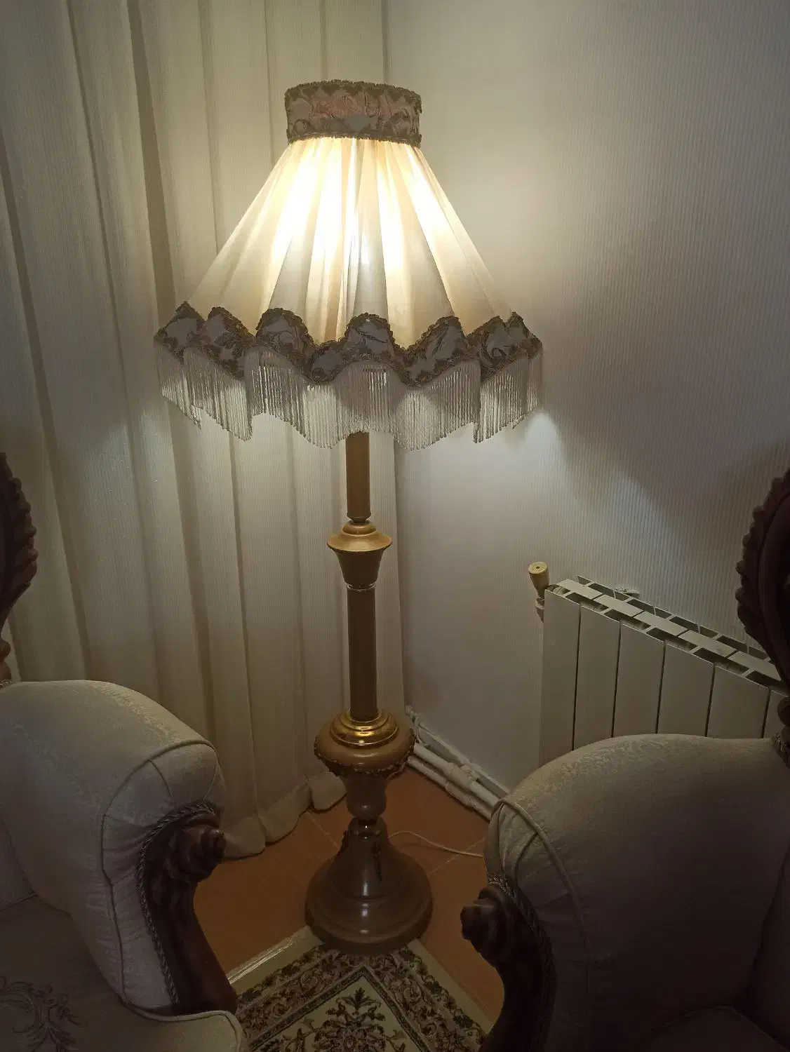 آباژور کنار سالنی|چراغ خواب و آباژور|اراک, |دیوار