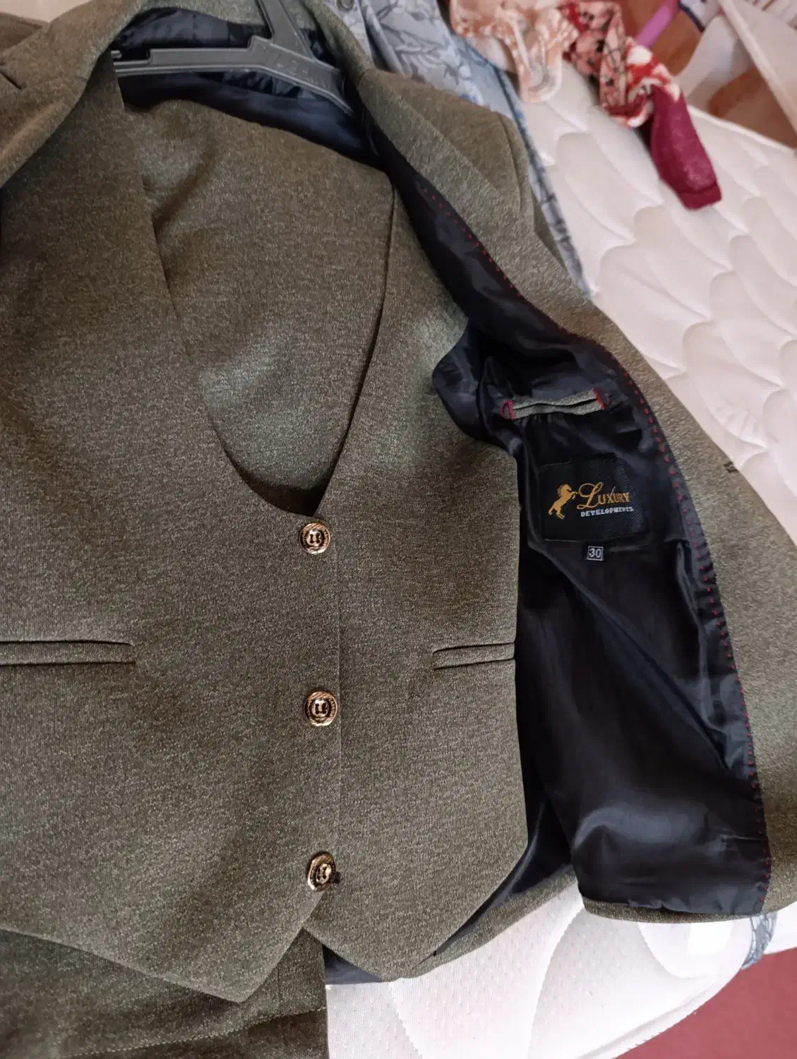 کت شلوار|لباس|بندر دیر, |دیوار