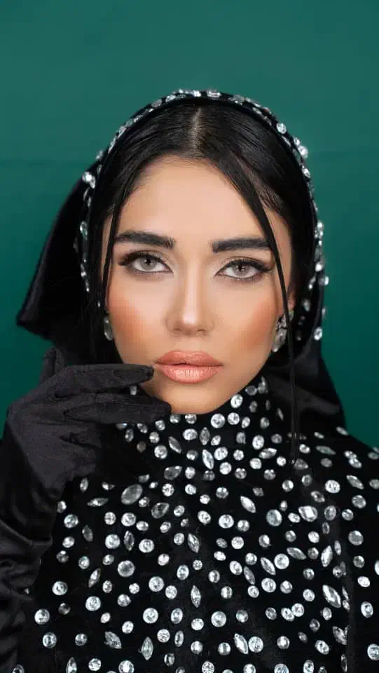 تخفیقات  میکاپ شینیون  ۵۰ درصدی تا شب یلدا|خدمات آرایشگری و زیبایی|بم, |دیوار