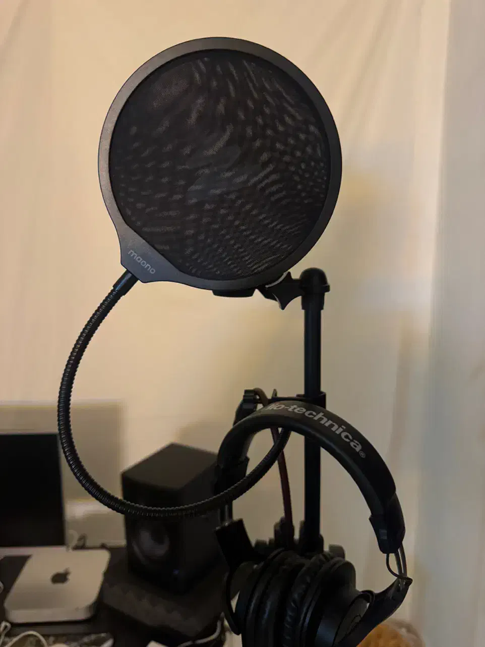 میکروفن استدیو|آلات موسیقی|اردبیل, |دیوار