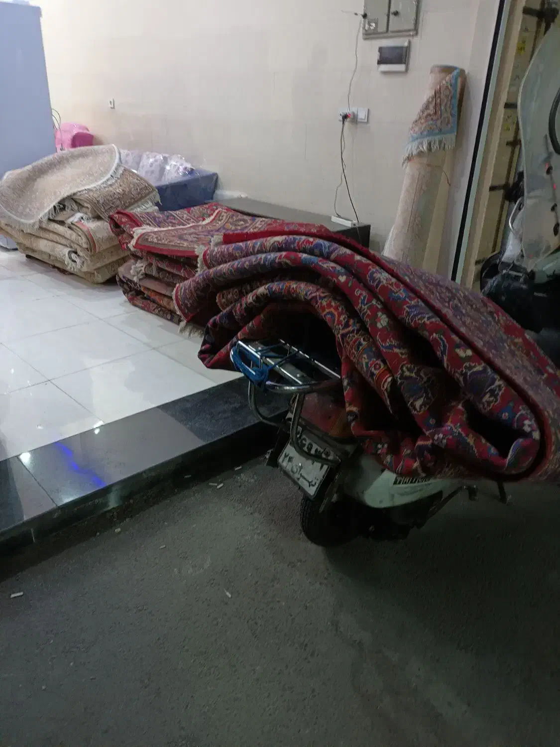 فروشنده و خریدار فرش ماشینی دستبافت تمام نقاط|فرش|تهران, ستارخان|دیوار