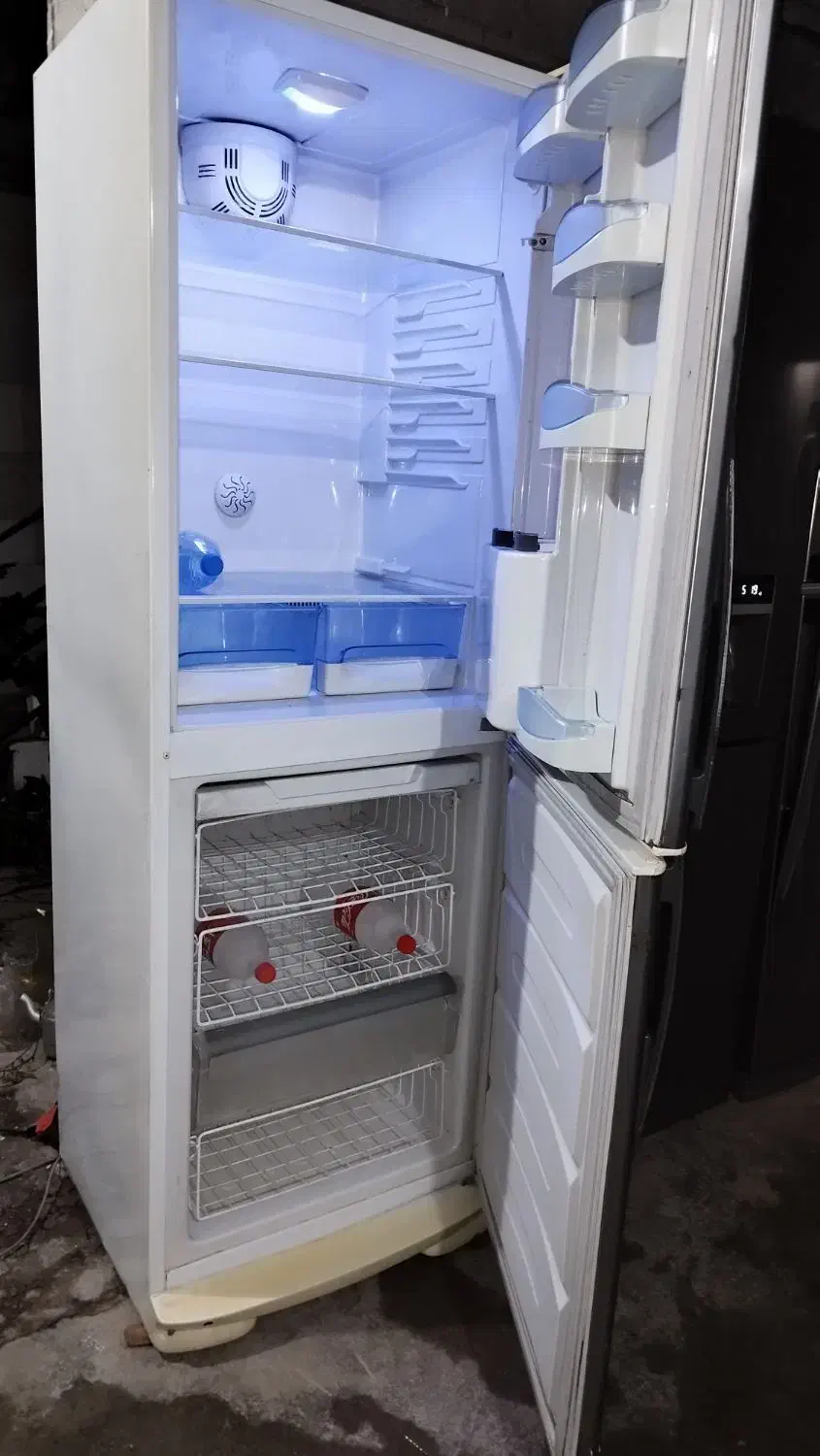 یخچال نیم فریزر برند نیکسان بشرط|یخچال و فریزر|آمل, |دیوار