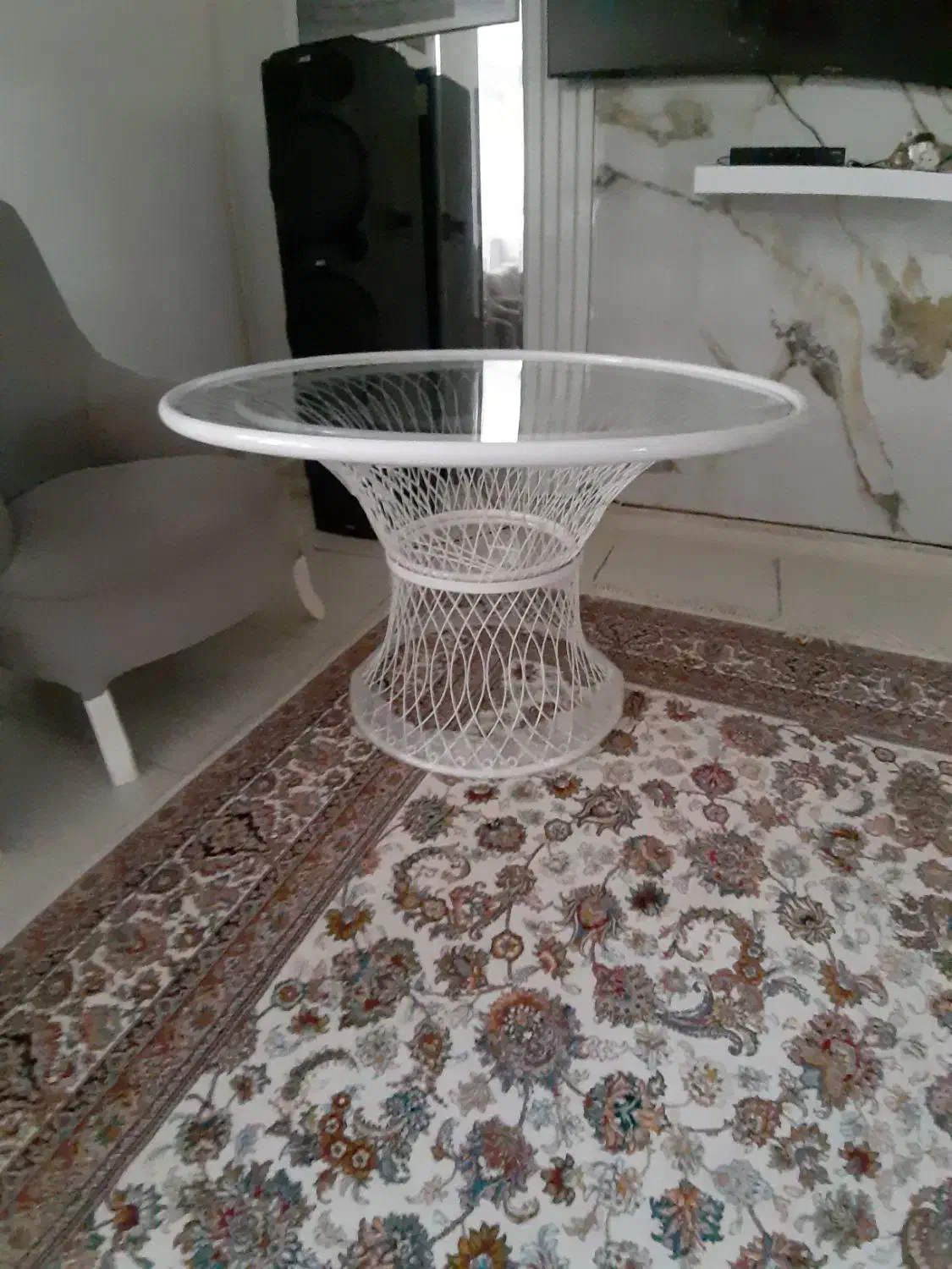 میز فرفوژه سفید رنگ سالم و آکبند|میز و صندلی غذاخوری|اندیشه, اندیشه فاز ۳|دیوار