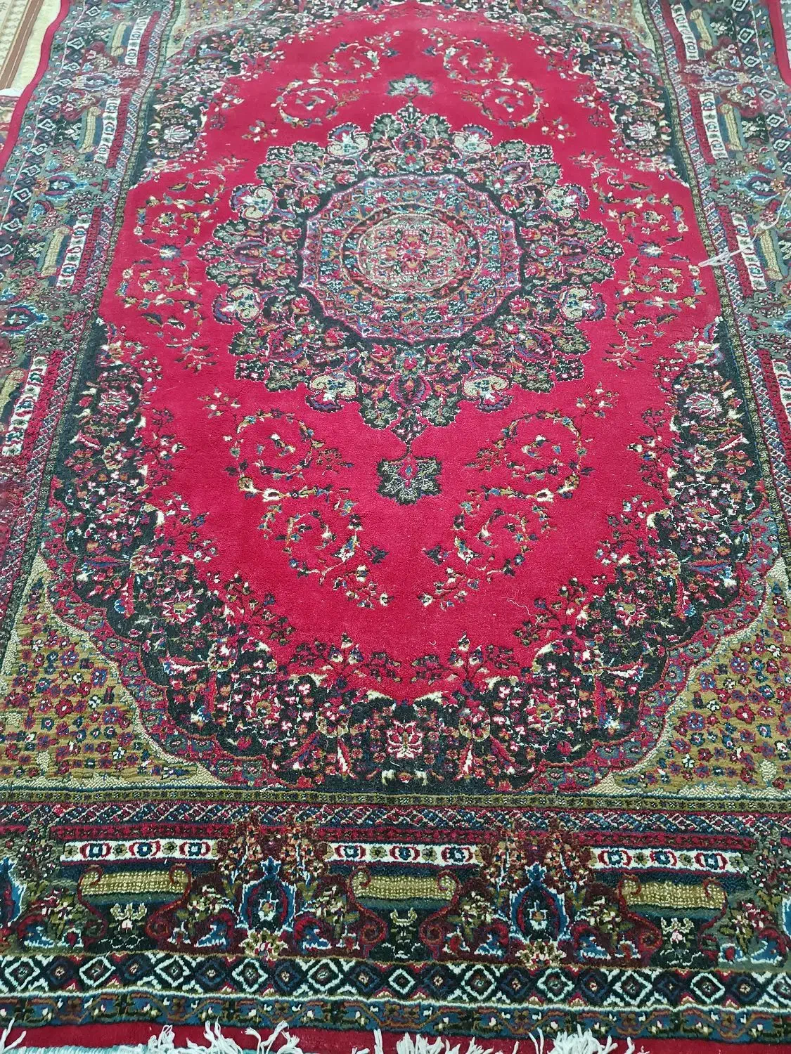 فرش ماشینی شش متری کاملا تمیز و شسته شده|فرش|رشت, دیانتی|دیوار