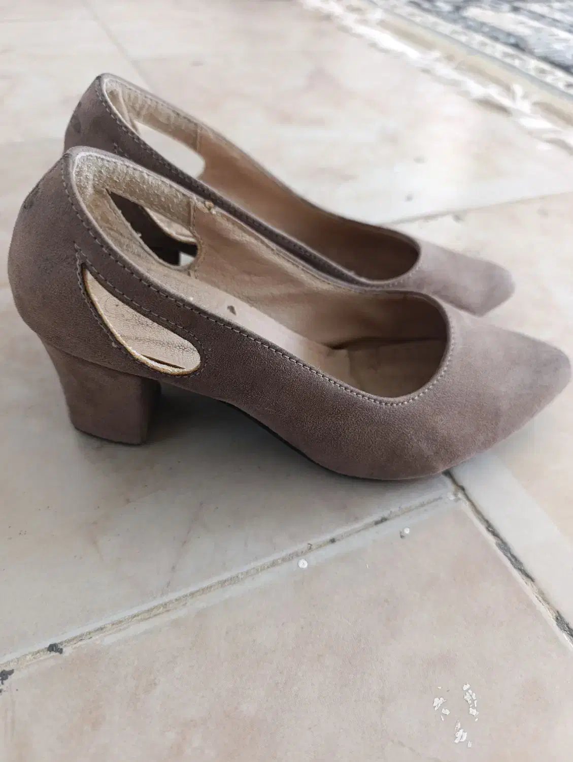 کفش مجلسی|کیف، کفش، کمربند|بافق, |دیوار