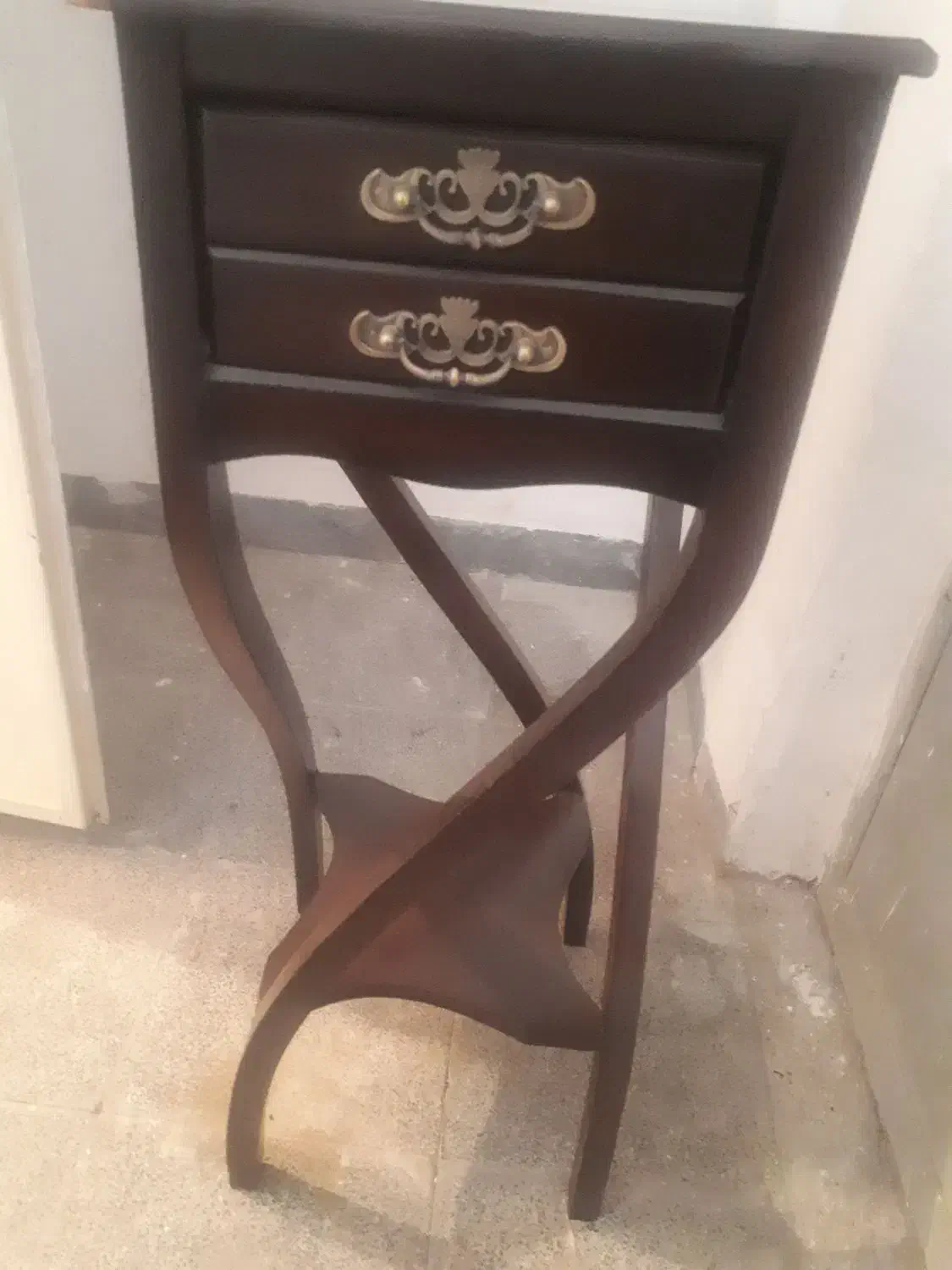 میز تلفن کاملا سالم و شیک|میز تلفن|همدان, |دیوار