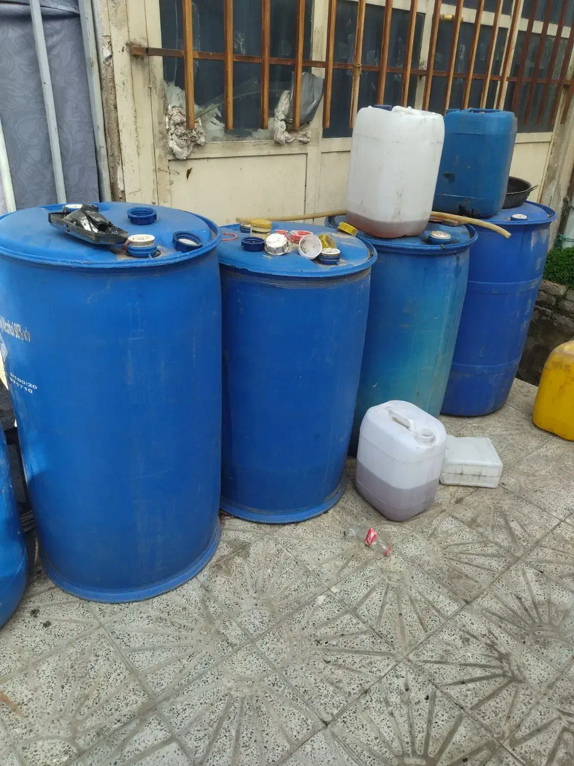 گالن 160-200-220|ظروف نگهدارنده، پلاستیکی، یک‌بارمصرف|کرج, حصارک بالا|دیوار