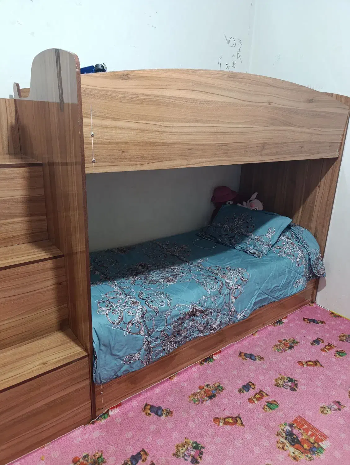 تختخواب نوجوان بدون زدگی و خرابی|تخت و سرویس خواب|کرمانشاه, |دیوار