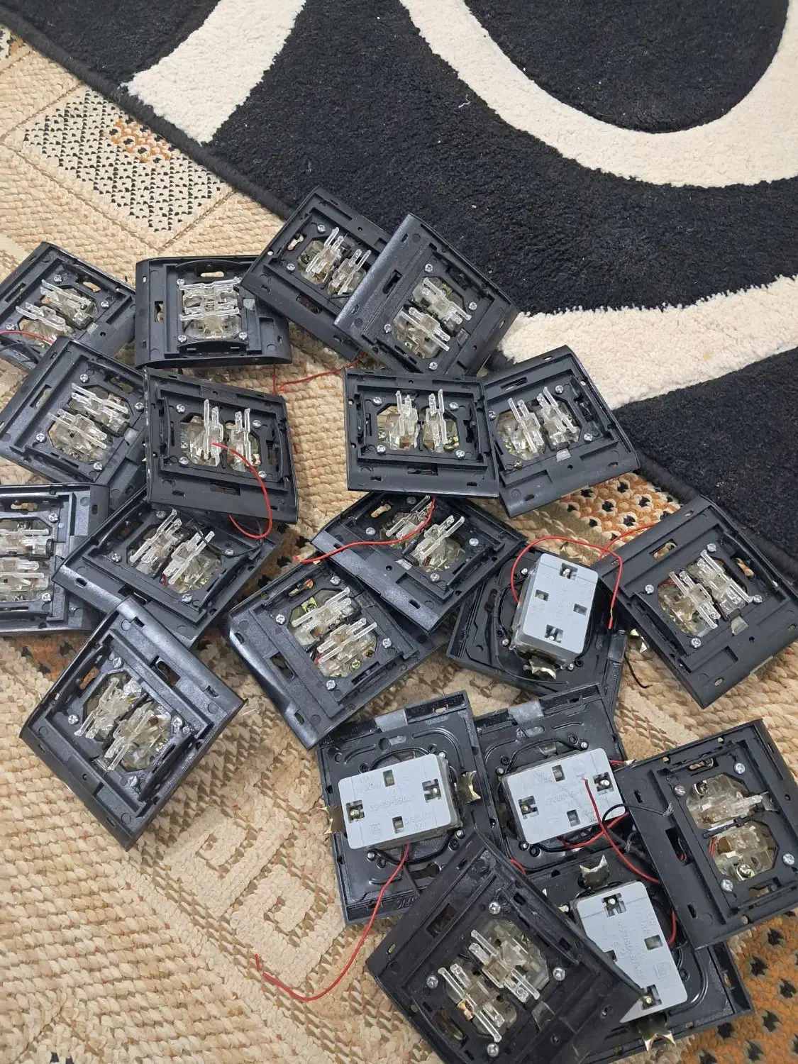 کلید دو پل بدون روکش|مصالح و تجهیزات ساختمان|قشم, |دیوار