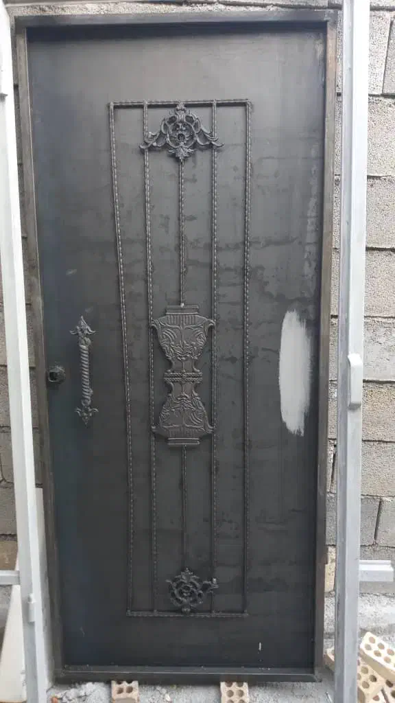 در نفر رو|مصالح و تجهیزات ساختمان|باغ ملک, |دیوار