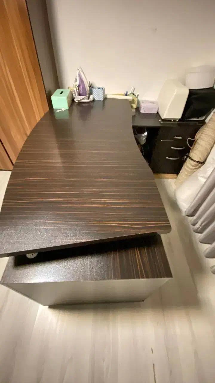 میز|میز تحریر و کامپیوتر|رویان, |دیوار