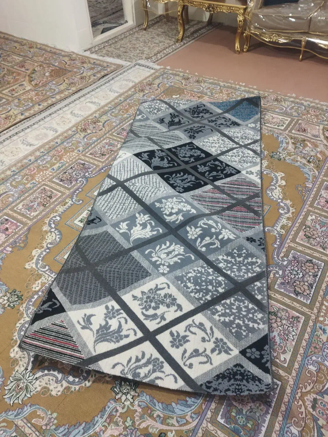 گلیم جاجیم 1 در 250|گلیم، جاجیم، گبه|خرم‌آباد, |دیوار