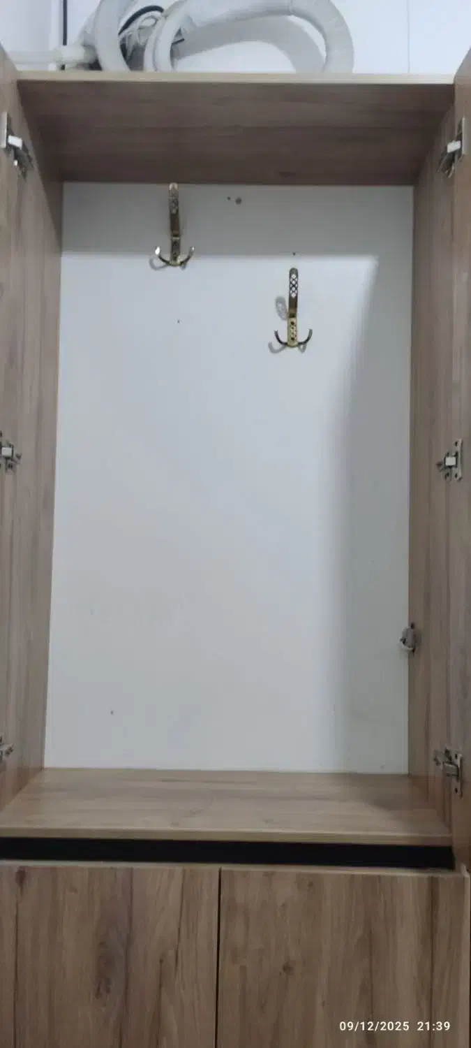 جاکفشی دیواری|جاکفشی، کمد، دراور|نیشابور, گنبد سبز|دیوار