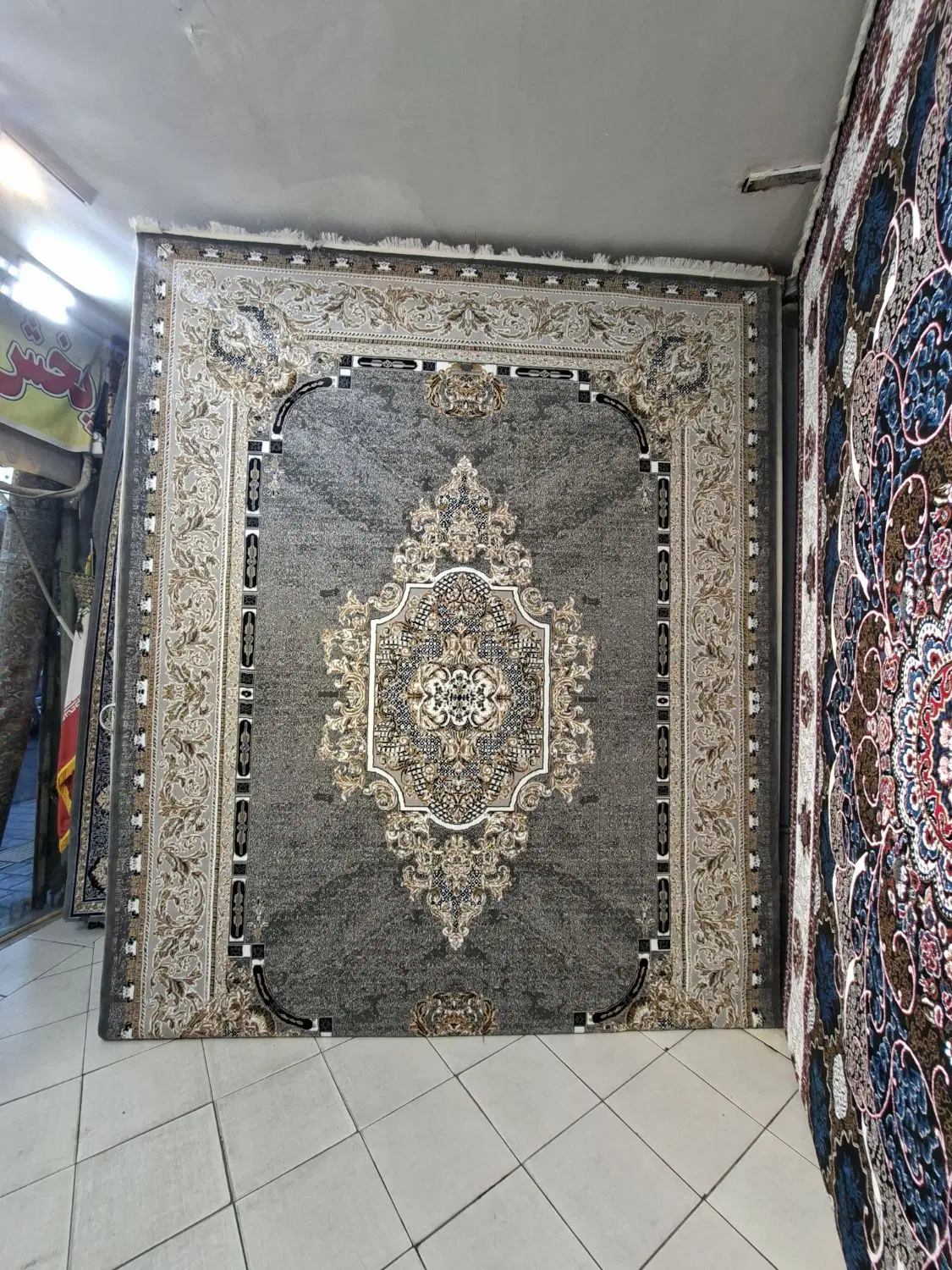فرش۱۲متری۷۰۰نما حاجی حسینی طلاب ارزانسرا تنوع بالا|فرش|مشهد, سیلو|دیوار