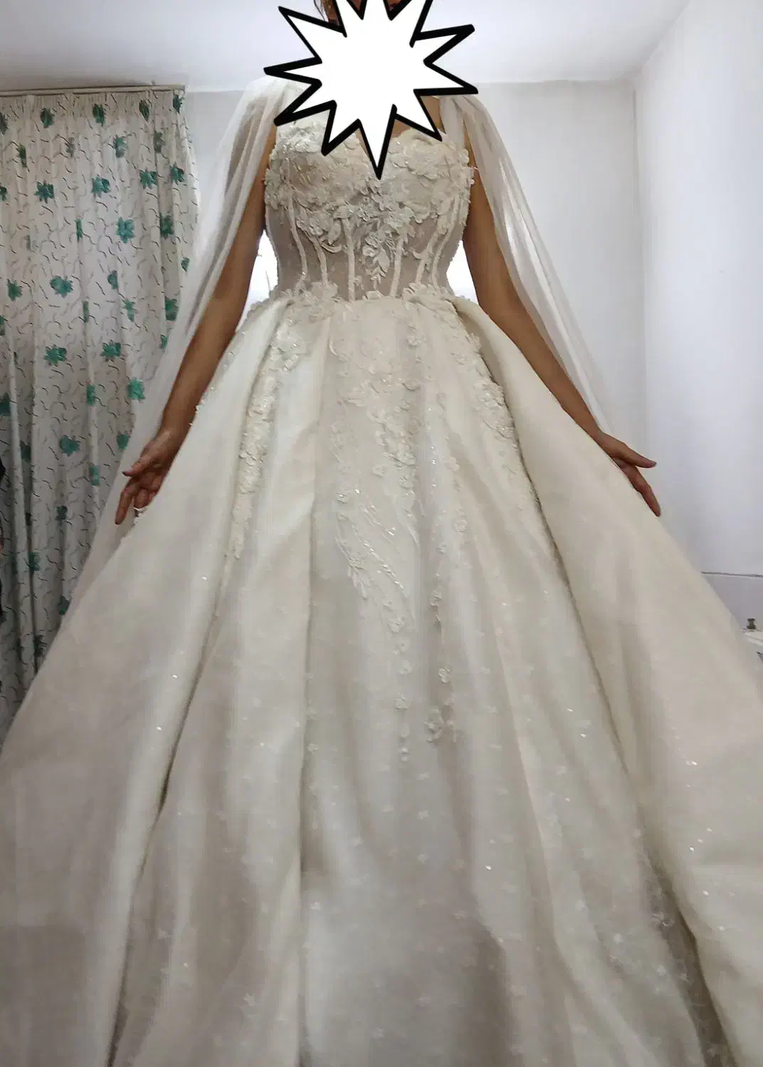 لباس عروس|لباس|اصفهان, اندوان|دیوار