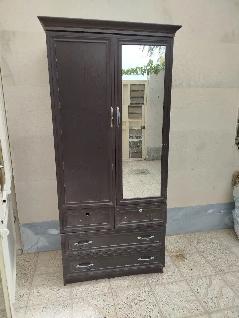 بوفه ی کارکرده ۹۰۰هزار تومن|بوفه، ویترین، کنسول|شیروان (خراسان), |دیوار