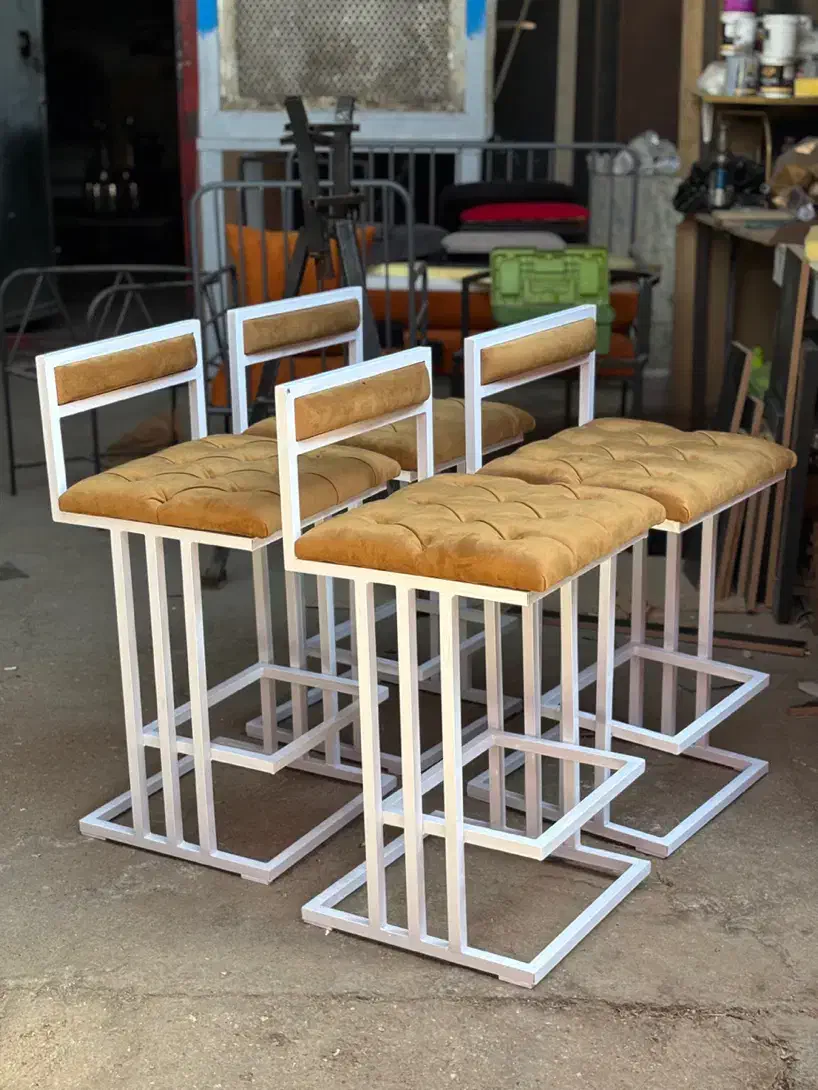 صندلی سه خط|صندلی و نیمکت|شیراز, کوزه گری|دیوار