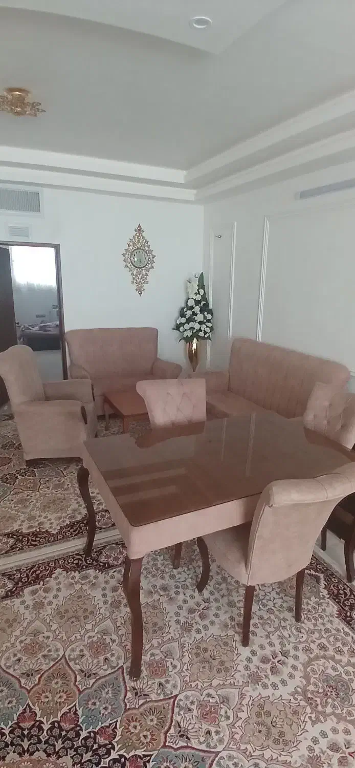 مبل ۶نفره و میز نهار خوری|مبلمان خانگی و میز عسلی|تربتحیدریه, شهرک ولیعصر|دیوار