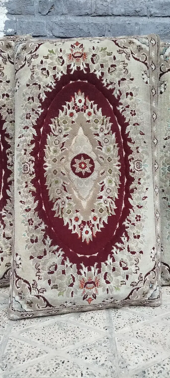سه عدد پشتی سنتی سالم.|پشتی|تهران, شوش (باغ آذری)|دیوار