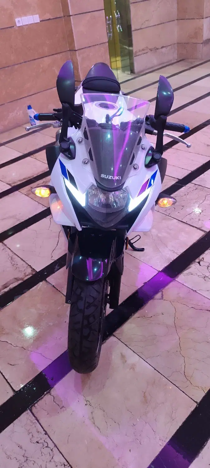 SUZUKI gsx 250R|موتورسیکلت|شیراز, قلعه شاهزاده بیگم|دیوار