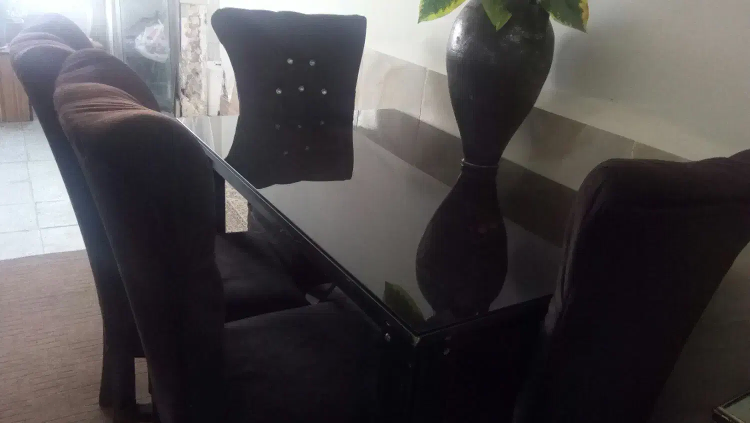 میز ناهار خوری بسیار تمیز|میز و صندلی غذاخوری|تربتحیدریه, سیلوی گندم|دیوار