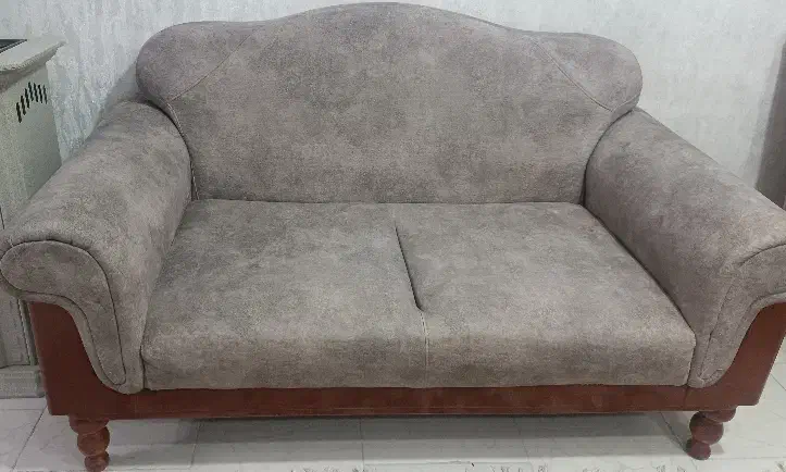 حراج مبل راحتی کم کارکرد|مبلمان خانگی و میز عسلی|بم, |دیوار