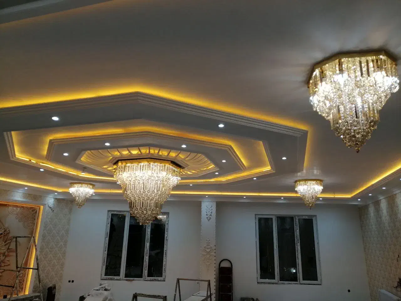 لوستر مدل سلطنتی|لوستر و چراغ آویز|اردبیل, |دیوار