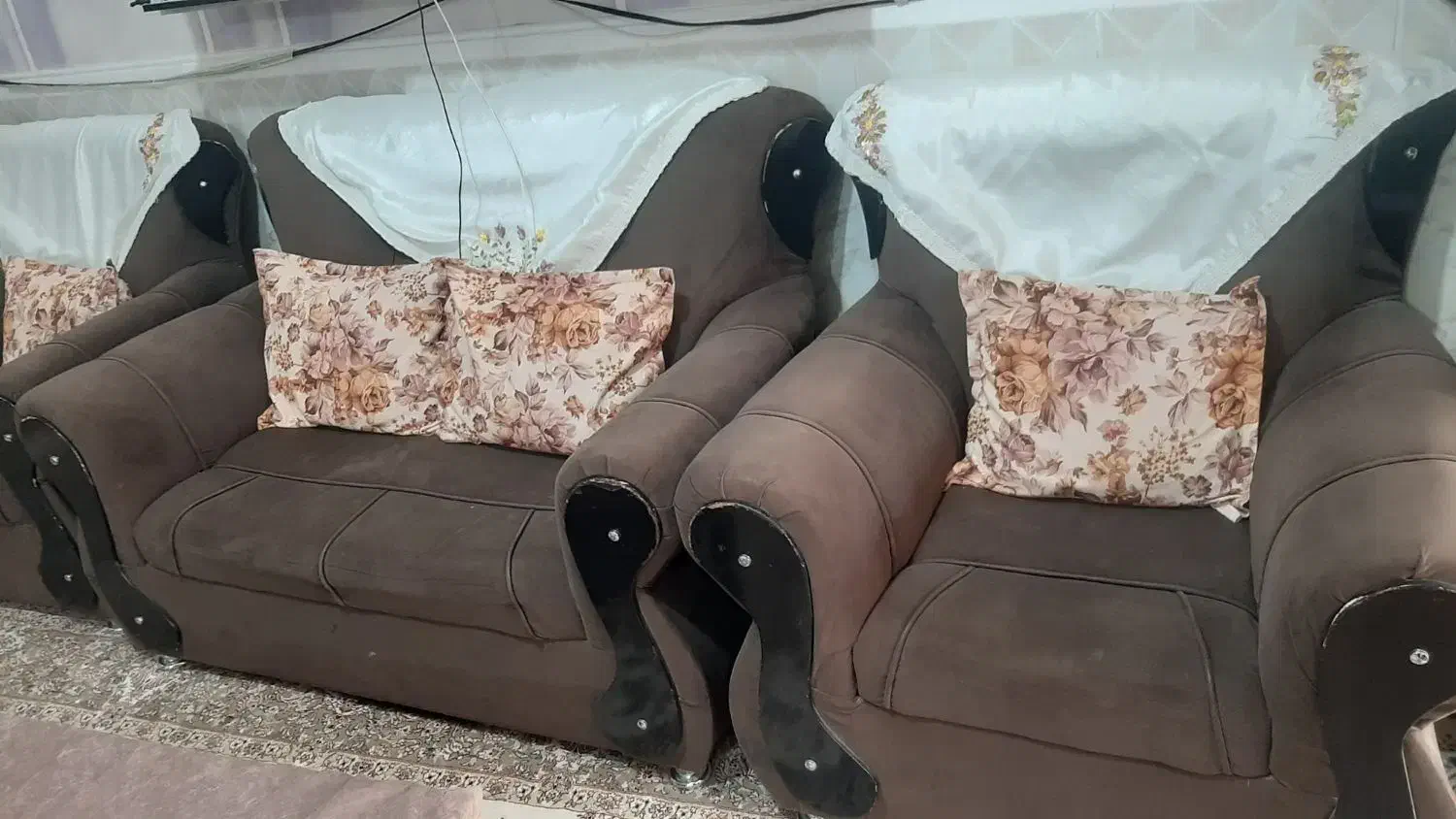 مبل ۷ نفره .میز تلویزیون.  ساعت ایستاده|مبلمان خانگی و میز عسلی|زابل, |دیوار