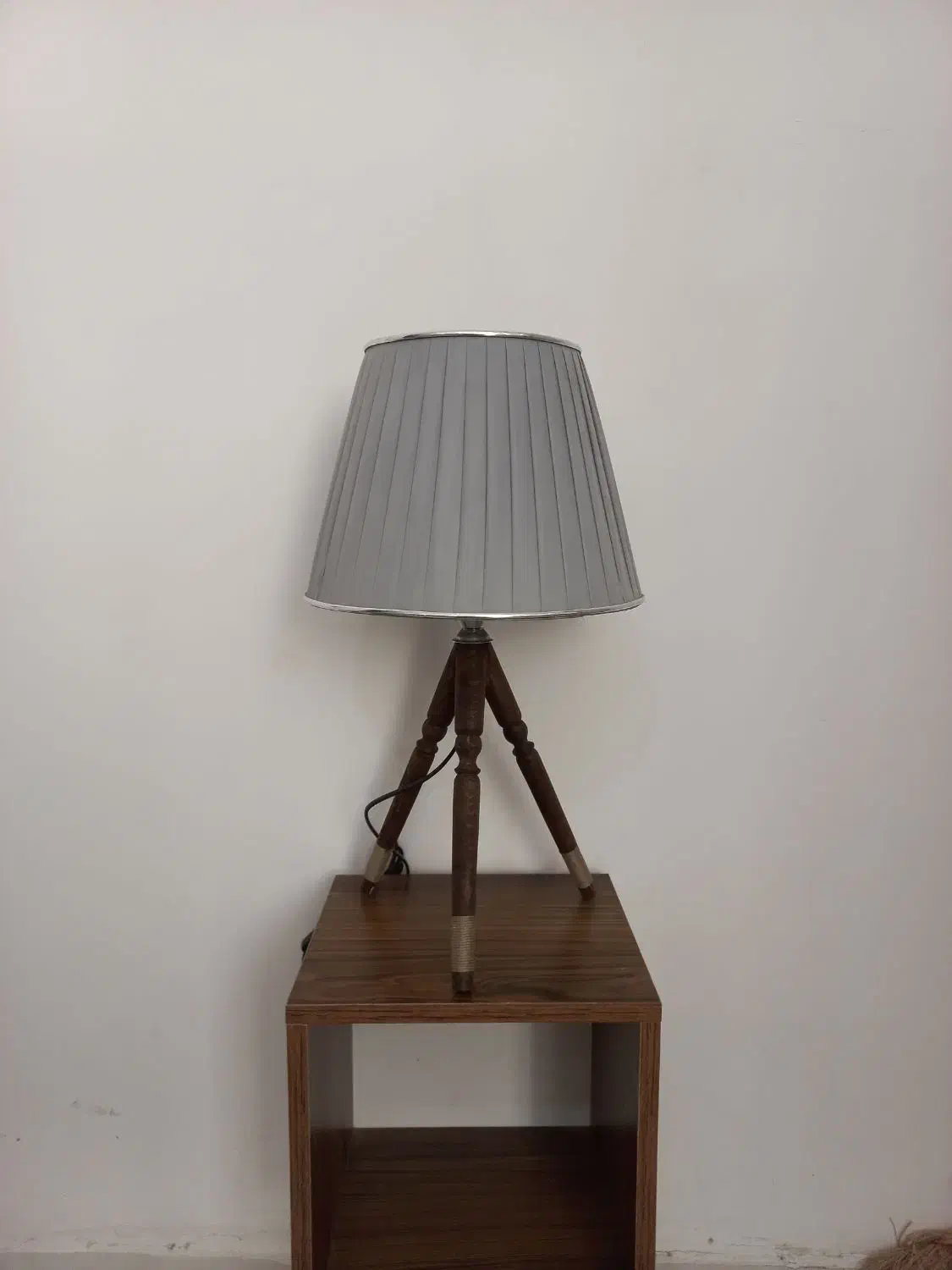 آباژور سه پایه|چراغ خواب و آباژور|چناران, |دیوار