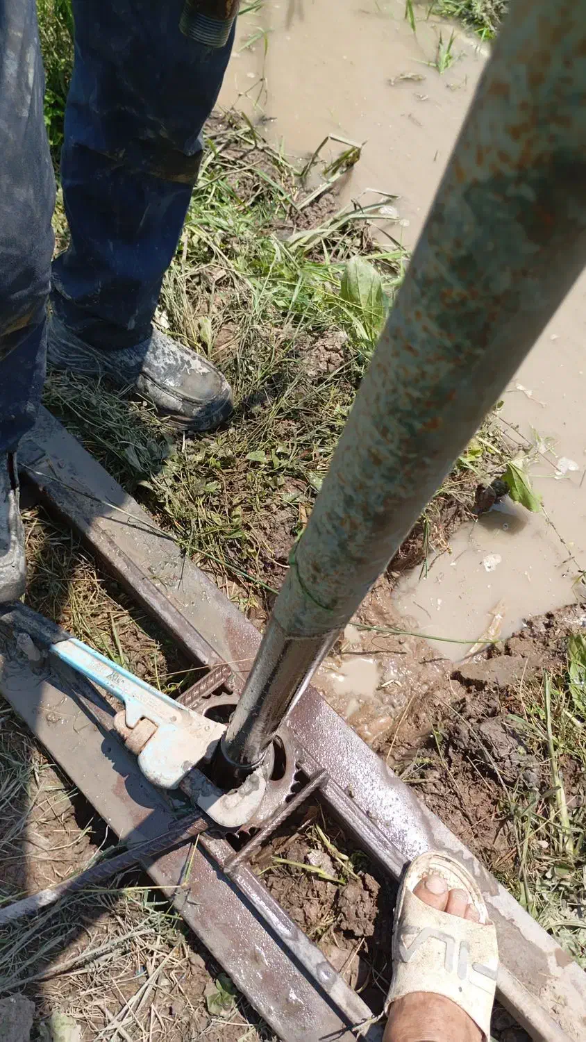 حفر چاه نیمه عمیق در کلیه زمینهای باغی و مسکونی|خدمات پیشه و مهارت|لشت نشا, |دیوار