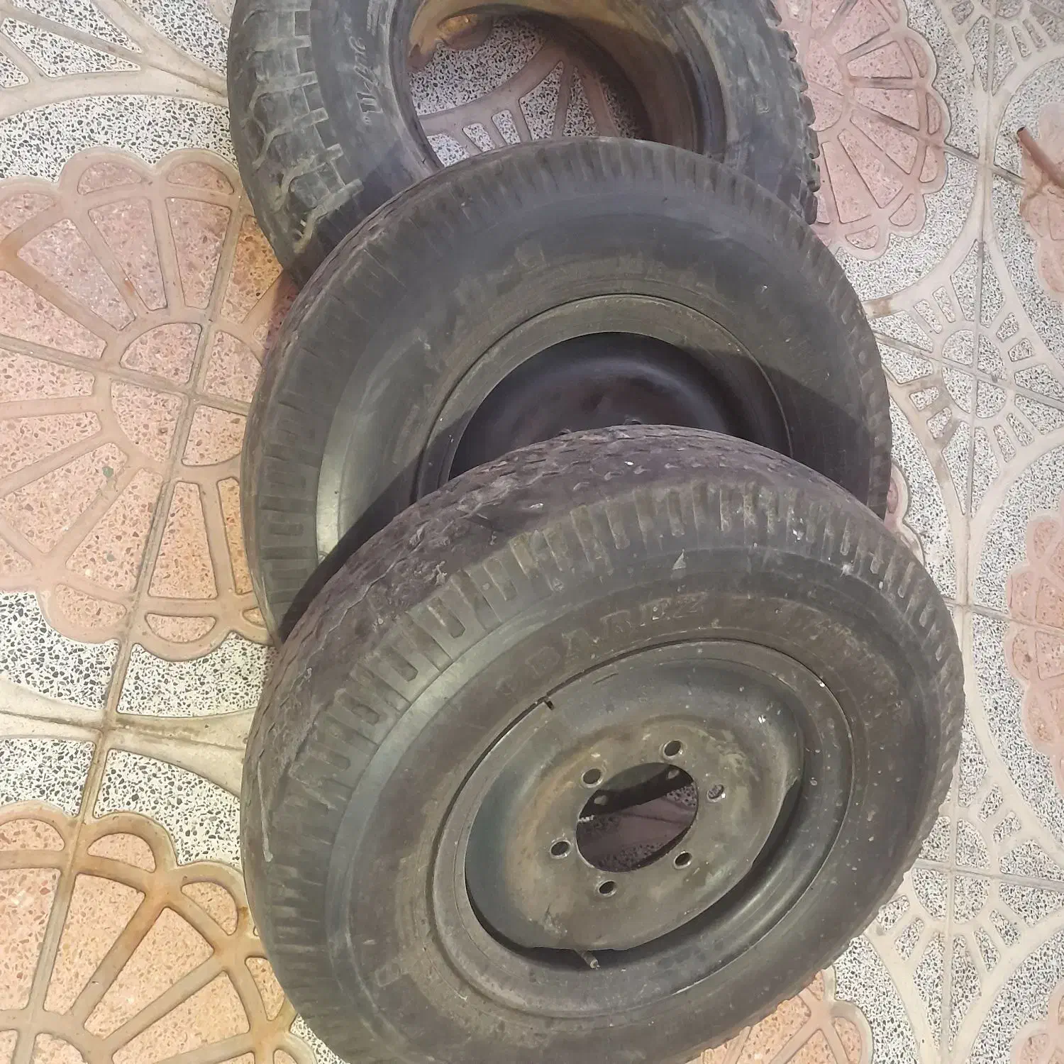 لاستیک جلو نیسان وانت|قطعات یدکی و لوازم جانبی|رباط‌کریم, کاظم‌آباد|دیوار